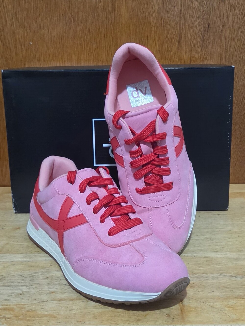 DV Dolce Vita Joque Women Pink Multi Faux Suede Retro Running Sneakers  Size 7.5